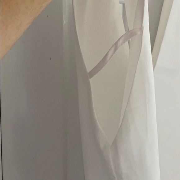 White v neck top - Picture 2 of 4